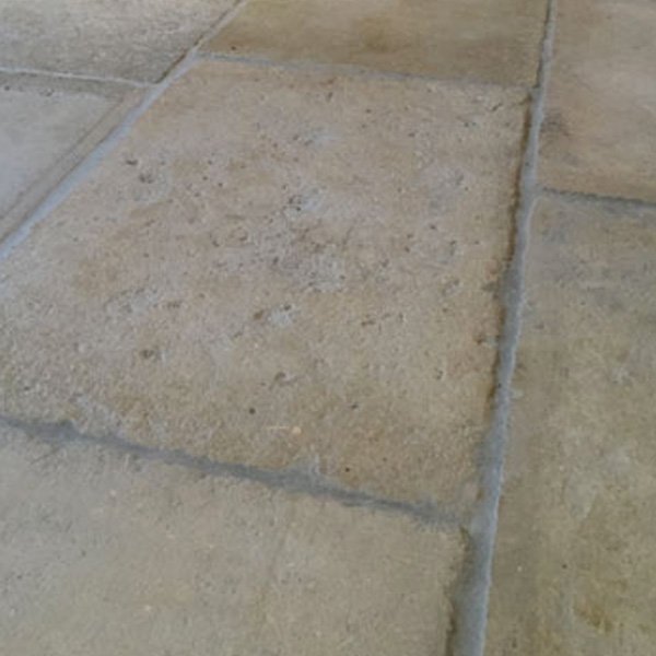 Reclaimed barr de montpellier stone flooring