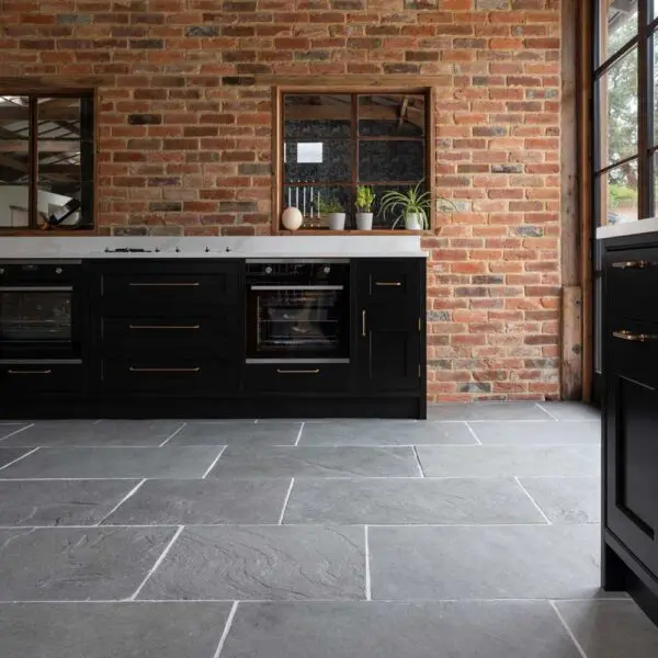 Tumbled limestone Berkeley grey flagstones