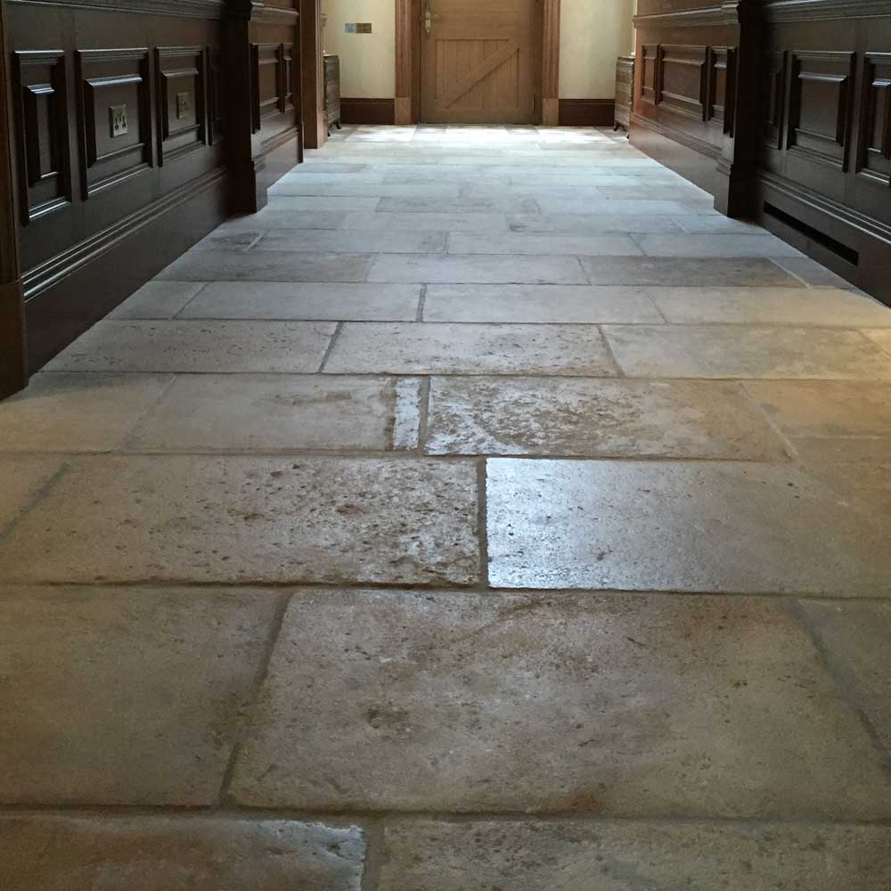 Reclaimed Barr de Montpellier French limestone