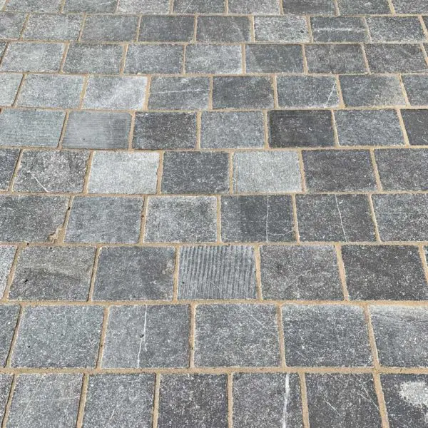 belgian bluestone tumbled driveway pavers