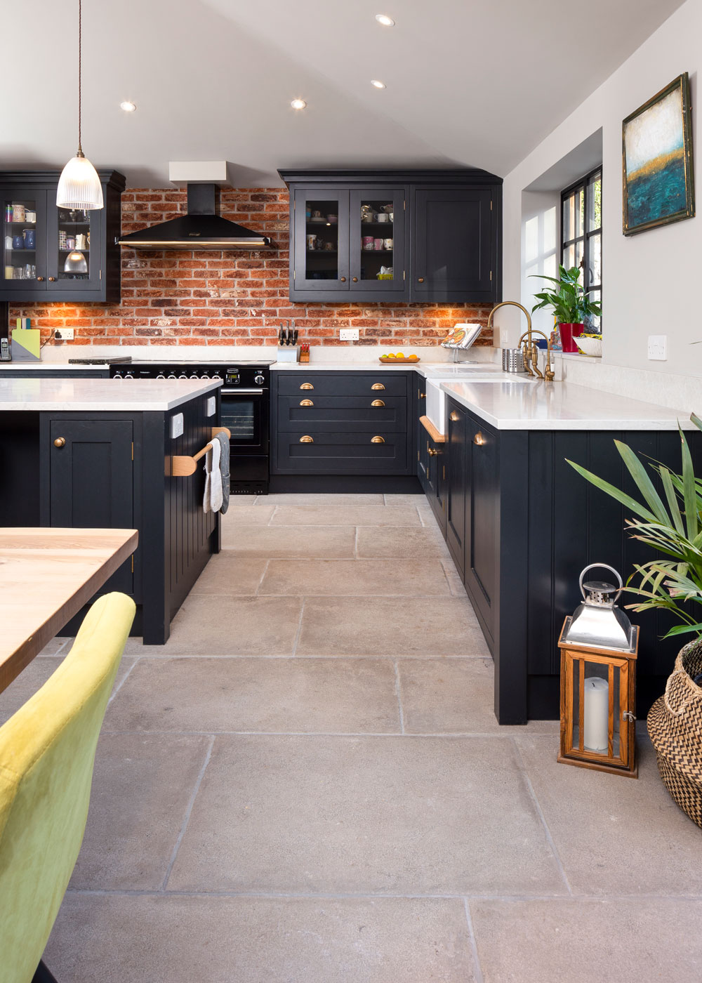 Antiqued grey flagstone kitchen flooring