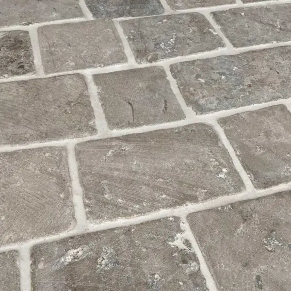 Provence grey French limestone cobbles for inside