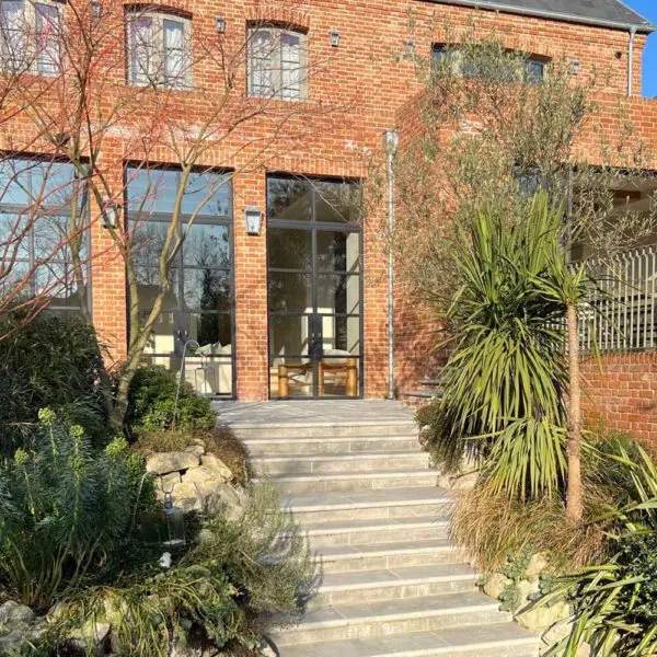 Bastille bleu limestone paving and steps